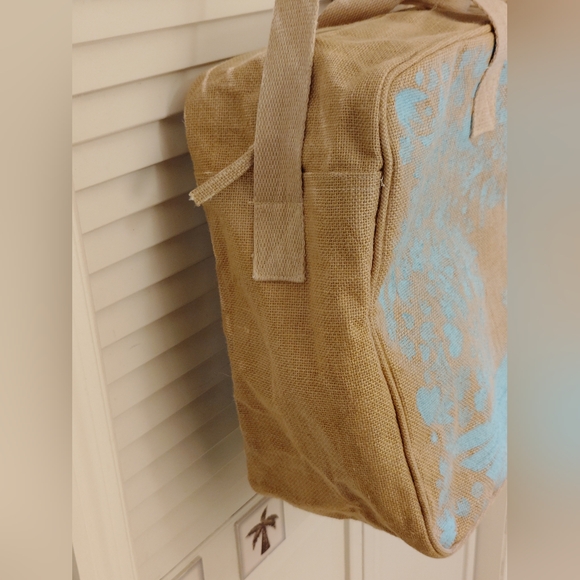 EXTRA LARGE **Burlap Tan Travel Bag with Rustic Design - Picture 3 of 7